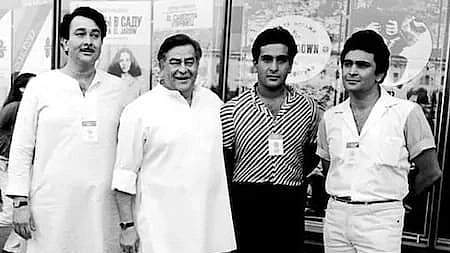 Kapoor Family of Bollywood: बॉलीवुड की बात करे तो कपूर खानदान को कोई नहीं भूल सकता है।आज कपूर खानदान का मनोरंजन जगत में खूब नाम है। (Wikimedia Commons)