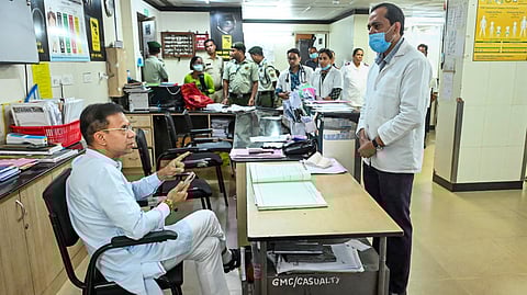 सोमवार को विवाद के बढ़ने के बाद मंत्री राणे ने सोशल मीडिया प्लेटफॉर्म X (ट्विटर) पर एक वीडियो पोस्ट कर डॉ. कुट्टीकर से ‘दिल से माफ़ी’ मांगी। 