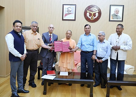 न्यायिक आयोग ने सीएम योगी को सौंपी गोपनीय रिपोर्ट