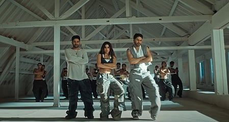 शशांक खेतान की अपकमिंग फिल्म 'सनी संस्कारी की तुलसी कुमारी' का नया गाना 'परफेक्ट' रिलीज हो गया है।