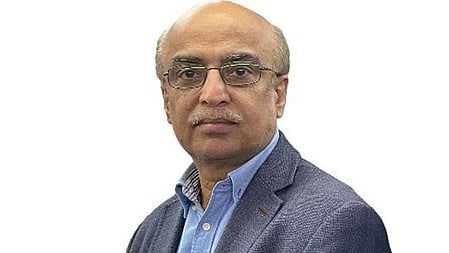 शफी बुरफात की क्लोज उप तस्वीर 