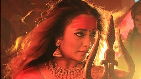 रानी चटर्जी का देवी रूप में तस्वीर 