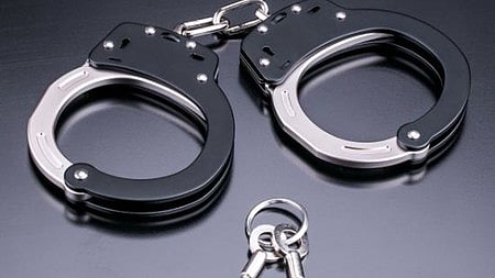 हथकड़ी की तस्वीर 