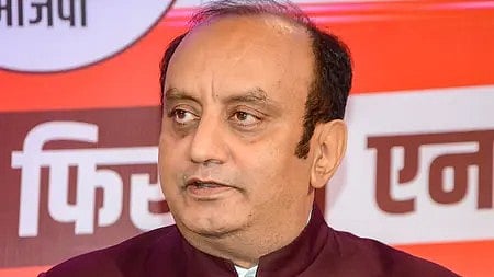 जपा प्रवक्ता सुधांशु त्रिवेदी प्रेस कॉन्फ्रेंस में बिहार के विकास पर बयान देते हुए|