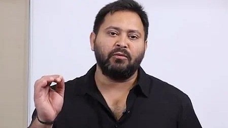 बिहार चुनाव 2025 में नेता प्रतिपक्ष तेजस्वी यादव मतदाताओं से अपील करते हुए|