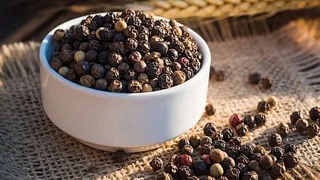 काली मिर्च की बीनें, आयुर्वेदिक लाभ के लिए उपयोगी।