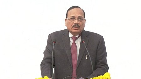 सीजेआई सूर्यकांत सुप्रीम कोर्ट में संविधान दिवस कार्यक्रम के दौरान बोलते हुए|