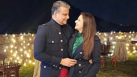 भाग्यश्री और उनके पति हिमालय दासानी एक साथ नजर आ रहे हैं|