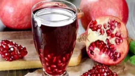 अनार और उसका ताज़ा रस, स्वास्थ्य और आयुर्वेदिक फायदों के लिए।  