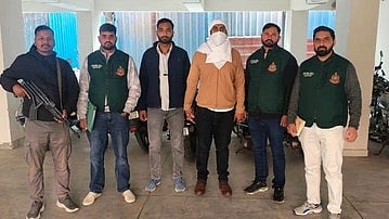 थाईलैंड से दिल्ली पुलिस ने पकड़े गए गैंगस्टर हरसिमरन उर्फ बादल और अन्य आरोपियों की गिरफ्तारी।