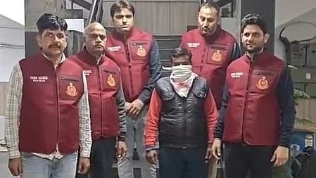 दिल्ली पुलिस ने फरार आरोपी को पुराने मर्डर केस पर गिरफ्तार|