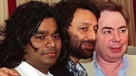 तस्वीर में तीन लोग नजर आ रहे हैं|