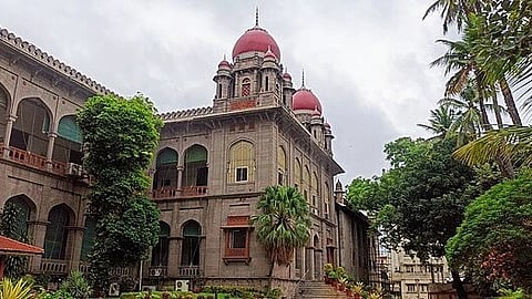 भारत की एक हाई कोर्ट की इमारत, न्यायिक प्रक्रिया का प्रतीक।