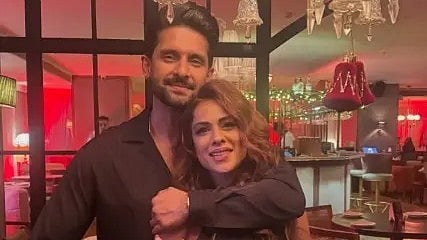 पार्टी के दौरान कैद की गई तस्वीर|