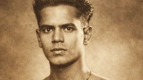 इस इमेज में पॉकेट डायनेमो को देखा जा सकता है। 