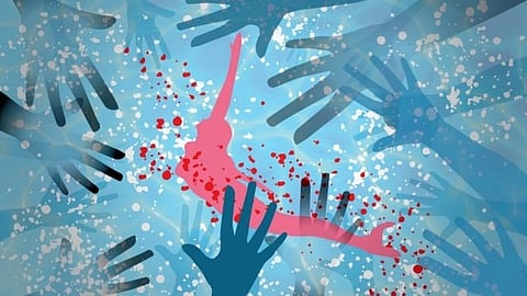 यौन हिंसा/उत्पीड़न के खिलाफ संदेश दर्शाता प्रतीकात्मक इलस्ट्रेशन, कई हाथ एक महिला की ओर बढ़ते हुए।