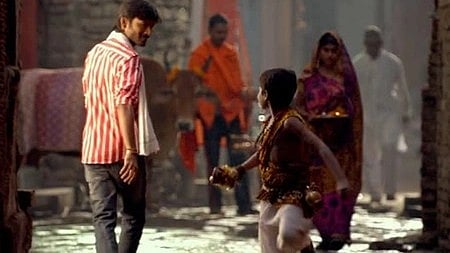 इस इमेज में रांझणा मूवी का दृश्य देखा जा सकता है। 