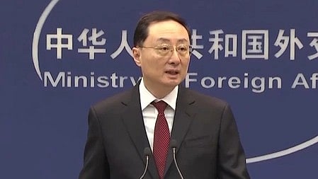 तस्वीर में चीन के मंत्री सुन वेईतोंग को देखा जा सकता है। 