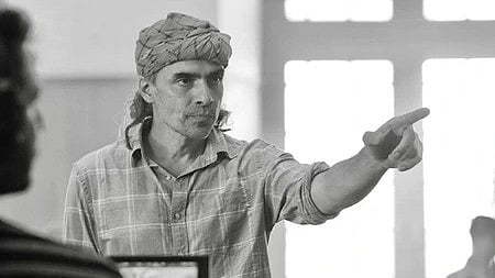 इस तस्वीर में इम्तियाज अली को देख सकते है। 