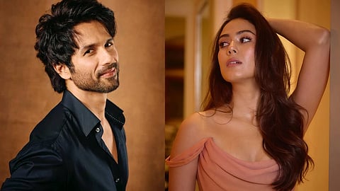 बाईं ओर दाढ़ी और काले शर्ट में एक पुरुष अभिनेता शाहिद कपूर कैमरे की ओर मुस्कुराते हुए नजर आ रहे हैं, जबकि दाईं ओर उनकी पत्नी मीरा राजपूत ऑफ-शोल्डर ड्रेस में पोज देती हुई दिखाई दे रही हैं।