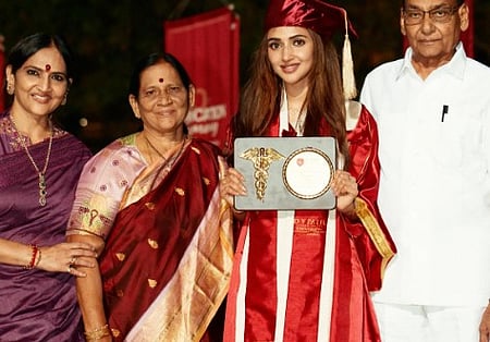 साउथ सिनेमा की मशहूर अभिनेत्री श्रीलीला