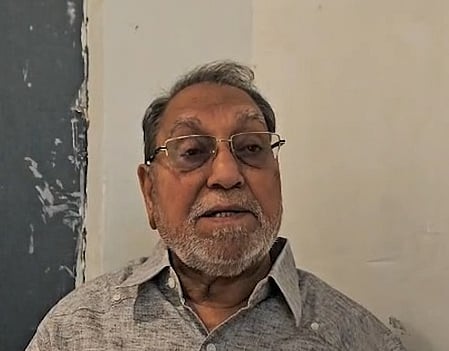 खामेनेई की मौत पर प्रदर्शन करना गलत नहीं: हुसैन दलवई