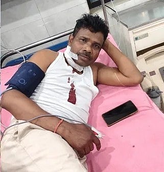 झारखंड: अवैध शराब के धंधे के खिलाफ छापेमारी करने गई टीम पर हमला, एक अधिकारी घायल