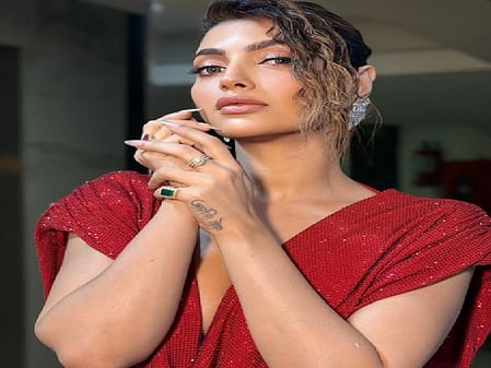 जुहू में टीवी सेलेब्स की होली में उड़ा गुलाल, आकांक्षा पुरी ने की होली पर बड़ी अनाउंसमेंट