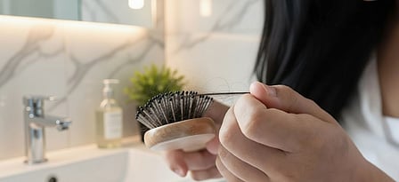 लगातार बाल झड़ना और अनियमित पीरियड्स? जिंक की कमी हो सकती है इसकी वजह