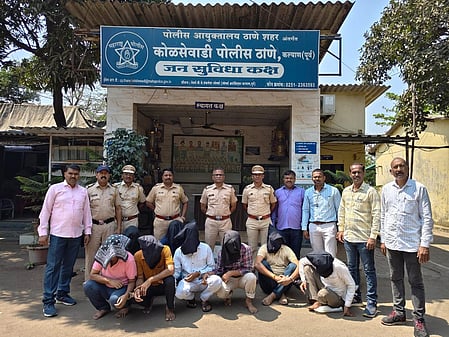महाराष्ट्र : कल्याण में फेक पुलिस गिरोह का भंडाफोड़, 5 लाख की ठगी के मामले में 8 आरोपी गिरफ्तार, 2.36 लाख नकद और दो स्कॉर्पियो जब्त