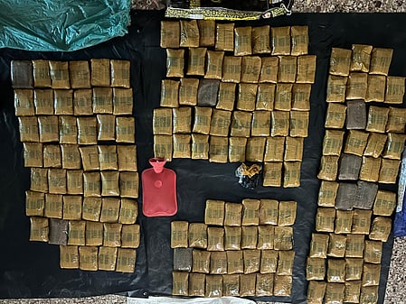 नेपाल-भारत-श्रीलंका से जुड़े ड्रग्स तस्करी नेटवर्क का भंडाफोड़, 77.60 किलो हैशिश ऑयल और 2 किलो चरस जब्त