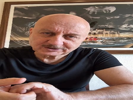 अपने जन्मदिन पर अनुपम खेर ने किया फैंस को