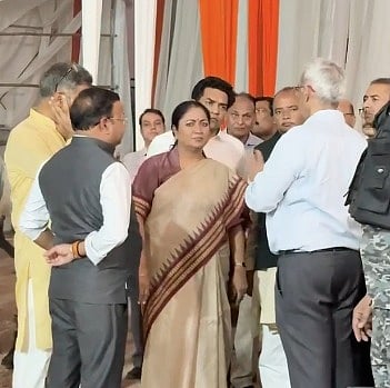 दिल्ली में पीएम मोदी 8 मार्च को 33,500 करोड़ रुपए की परियोजनाओं का करेंगे उद्घाटन, सीएम रेखा गुप्ता ने तैयारियों का लिया जायजा