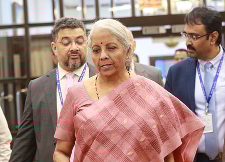 28 करोड़ से अधिक जनधन खाते महिलाओं के पास, नए भारत में बढ़ रही भागीदारी : निर्मला सीतारमण