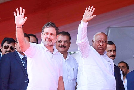 आईसीसी टी20 वर्ल्ड कप : खड़गे और राहुल समेत विपक्षी नेताओं ने टीम इंडिया को दी बधाई, गौरव का पल बताया