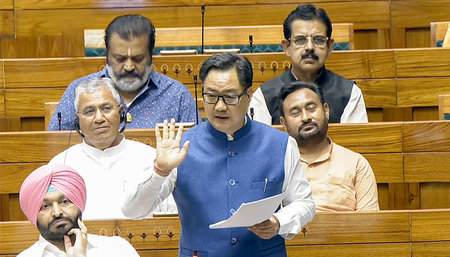 विपक्ष के 50 सांसदों सांसद स्पीकर के खिलाफ प्रस्ताव का समर्थन नहीं करते: किरेन रिजिजू