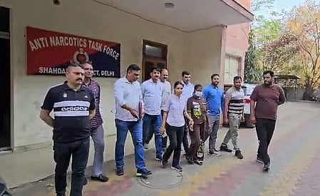 दिल्ली पुलिस ने महिला ड्रग पेडलर को किया गिरफ्तार, 55.52 ग्राम स्मैक बरामद