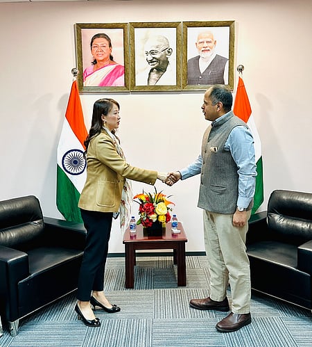 चीन में भारत के काउंसल जनरल प्रतीक माथुर ने एएनटी समूह के सीनियर अधिकारियों से की मुलाकात