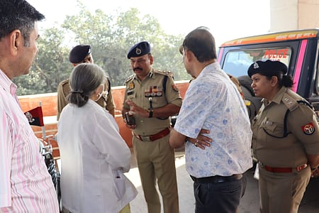 नोएडा : फैक्ट्री में भीषण आग, 32 लोग अस्पताल में भर्ती; 250 के करीब लोग नाइट शिफ्ट में कर रहे थे काम (लीड-1)