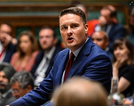 
यूके में मेनिन्जाइटिस: दो छात्रों की मौत, मंत्री ने माना नाइटक्लब से फैला संक्रमण
