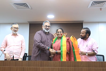 केरल : सीपीआईएम नेता स्मिता सुंदरेशन भाजपा में शामिल, वर्कला से एनडीए की उम्मीदवार बनीं