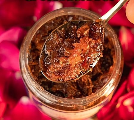  गुलाब की पंखुड़ियों से बना गुलकंद