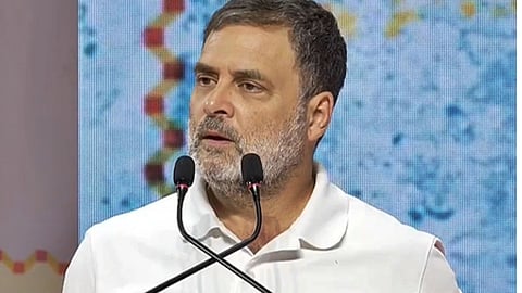 केरल में 140 विधानसभा सीटों के लिए 9 अप्रैल को मतदान होना है और भीषण गर्मी के बीच चुनाव प्रचार चरम पर है।