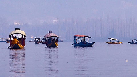 “डल लेक एक्सपीरियंस” (“Dal Lake Experience”) 