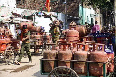 बीते पांच दिनों में 55,000 से अधिक पीएनजी कनेक्शन शुरू; 23 मार्च से अब तक 4.3 लाख 5 किलो वाले एफटीएल सिलेंडर बेचे गए