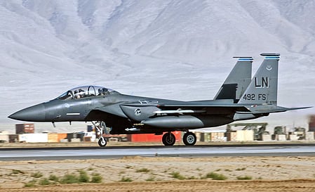 ईरान ने जिसे मार गिराने का दावा किया, जानिए कितना ताकतवर है अमेरिकी एफ-15ई स्ट्राइक ईगल लड़ाकू विमान