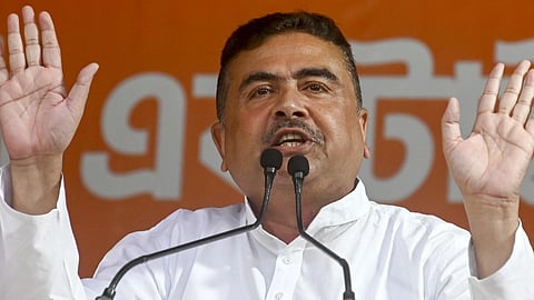 पश्चिम बंगाल में नेता प्रतिपक्ष और भाजपा के वरिष्ठ सदस्य सुवेंदु अधिकारी जनता को संबोधित करते हुए