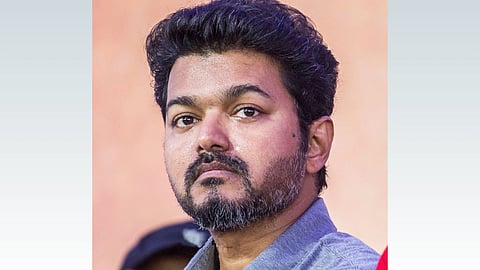  विजय TVK (तमिलगा वेत्री कजगम) के अध्यक्ष और संस्थापक हैं. साल 2024 फरवरी 2 को इसकी स्थापना हुई और ये एक राजनीतिक पार्टी के तौर पर काम करने लगी. विजय भी इसी पार्टी के उम्मीदवार हैं. 