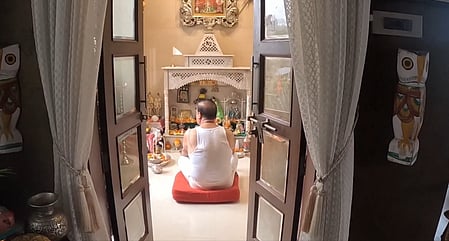 असम में मतदान जारी: सीएम हिमंत बिस्वा सरमा ने पूजा कर भगवान से मांगा आशीर्वाद, मतदाताओं से की वोटिंग की अपील