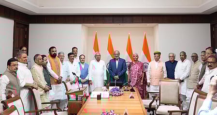 बिहार ऐतिहासिक बदलाव के लिए तैयार, नीतीश कुमार ने ली राज्यसभा सांसद की शपथ